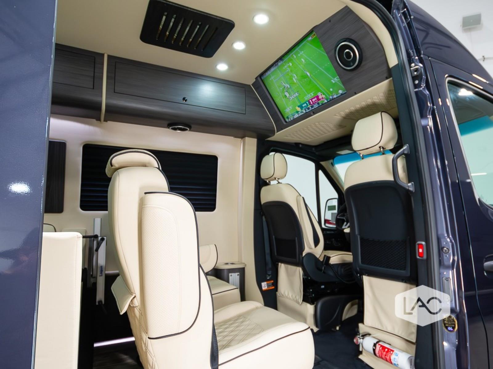 2024 Mercedes Benz Sprinter 3500 photo 4