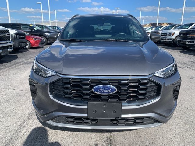 2024 Ford Escape ST-Line photo 2
