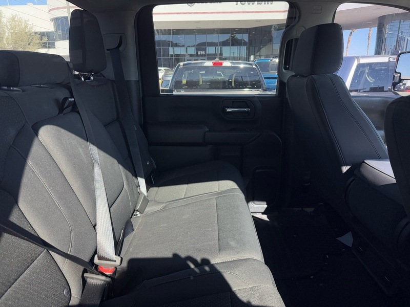 2022 Chevrolet Silverado 2500HD Custom photo 3