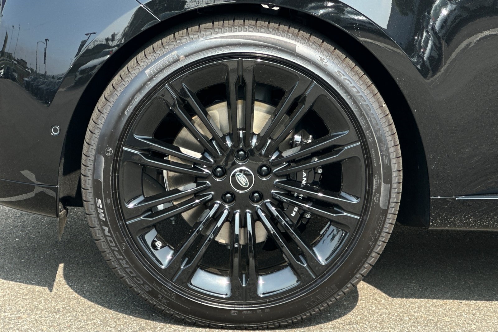 2025 Land Rover Range Rover SE photo 31
