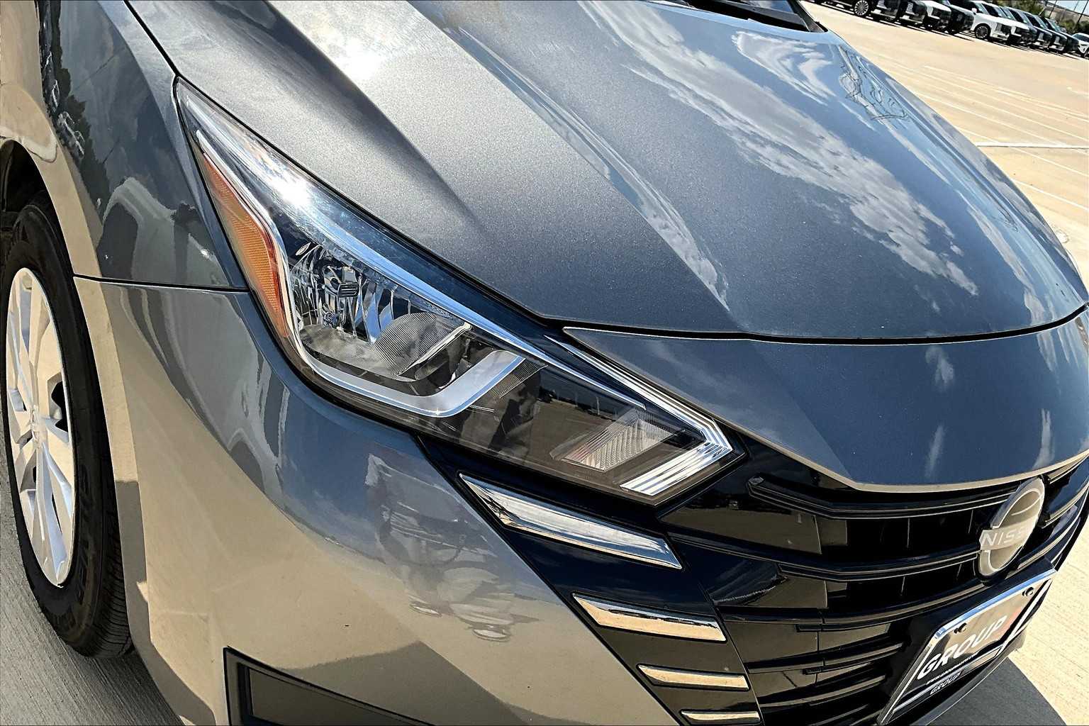 2023 Nissan Versa S photo 25