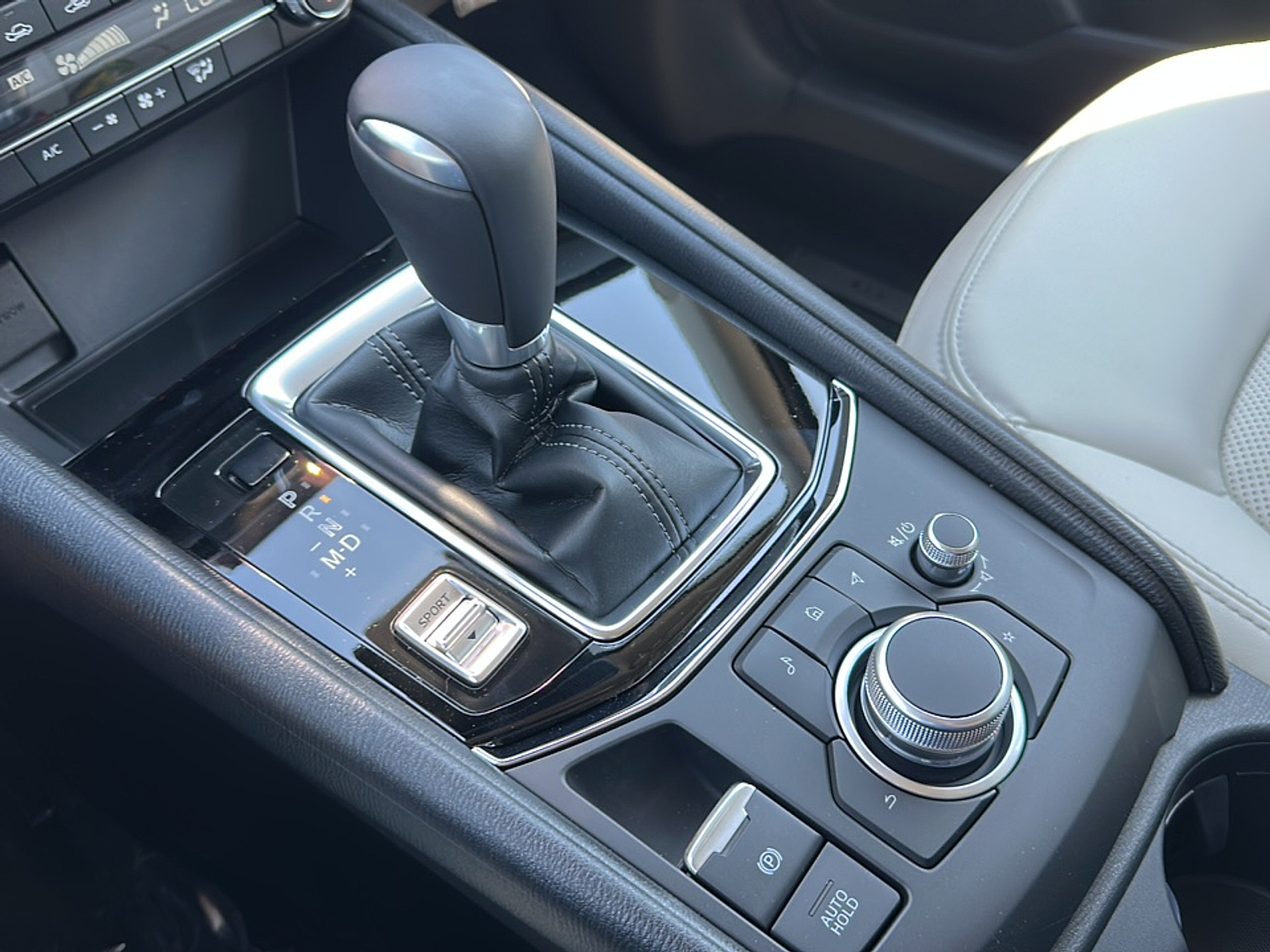 2025 Mazda CX-5 2.5 S Preferred photo 10