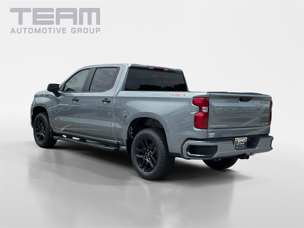 2025 Chevrolet Silverado 1500 Custom photo 5