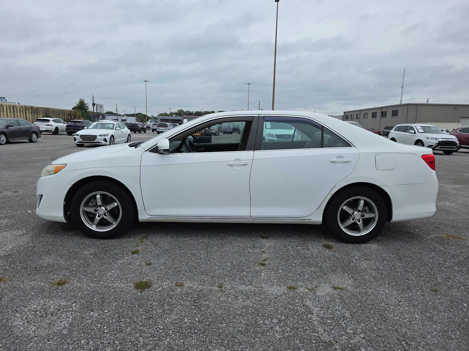 2012 Toyota Camry LE photo 4