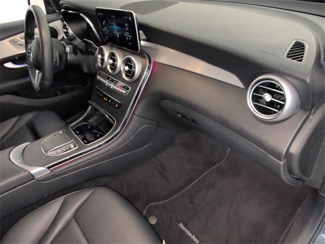 2022 Mercedes Benz GLC 300 photo 13
