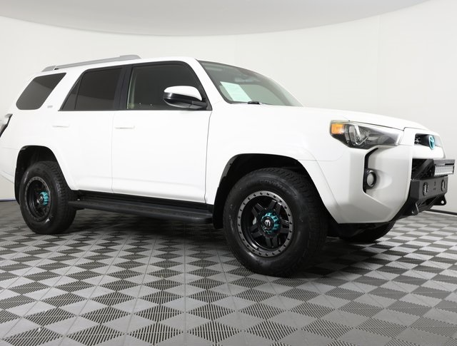 2016 Toyota 4Runner Base photo 3