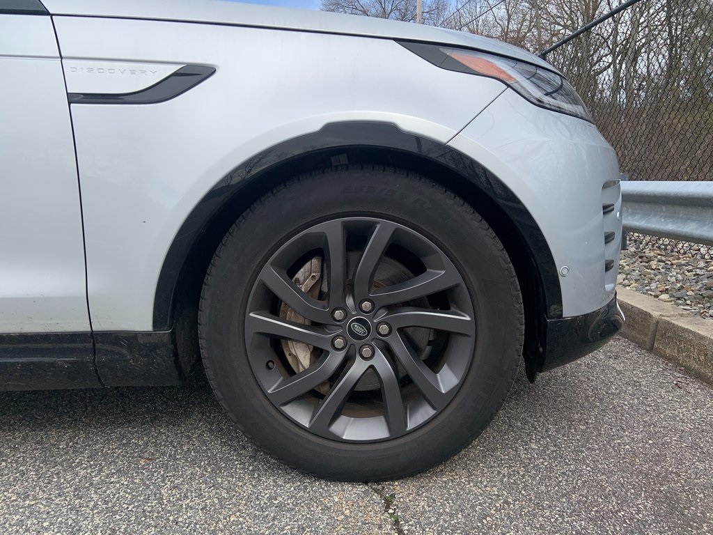 2023 Land Rover Discovery S R-Dynamic photo 11