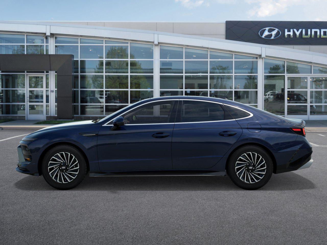 2025 Hyundai Sonata Hybrid Limited photo 3