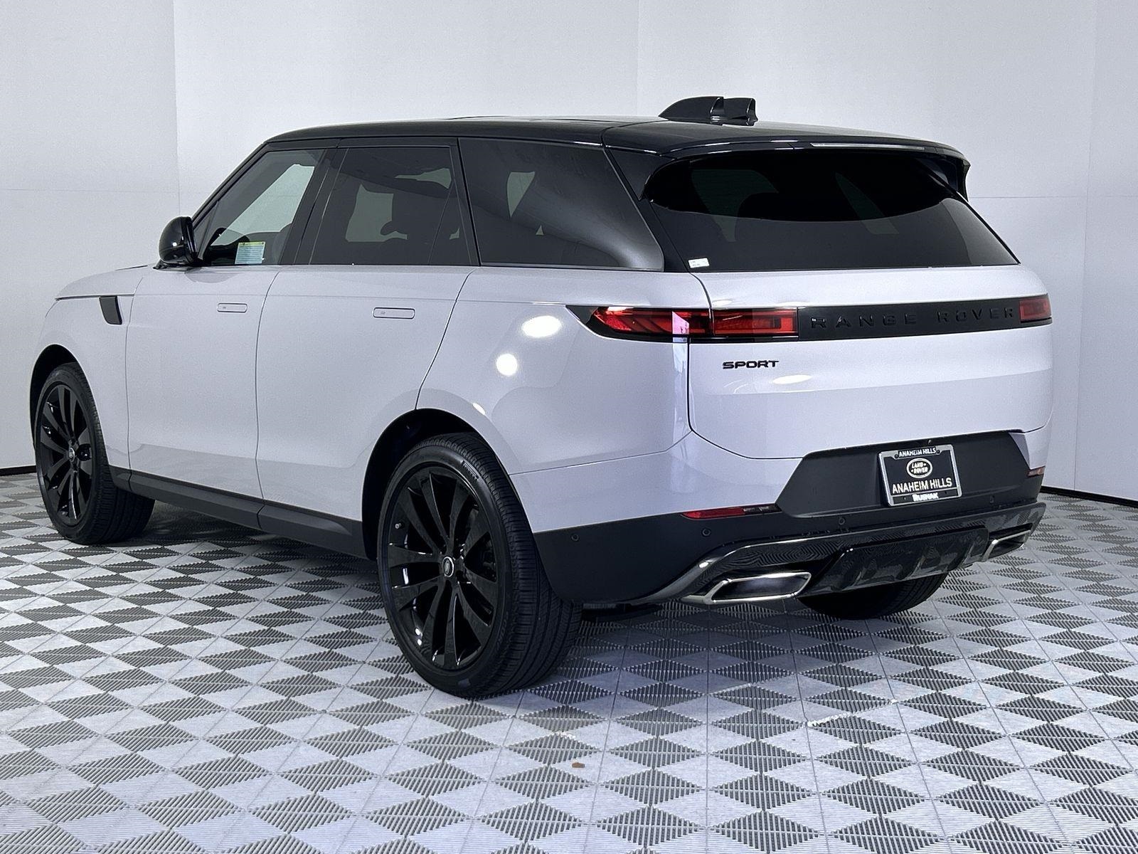 2025 Land Rover Range Rover Sport SE photo 2