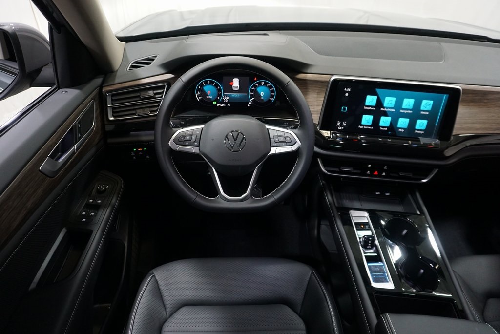 2025 Volkswagen Atlas SEL photo 15