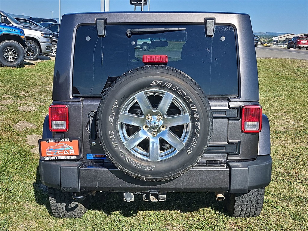 2016 Jeep Wrangler Unlimited Sahara photo 13