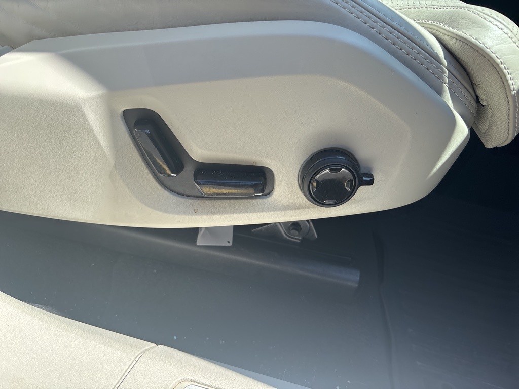 2022 Volvo XC60 B5 Inscription photo 54