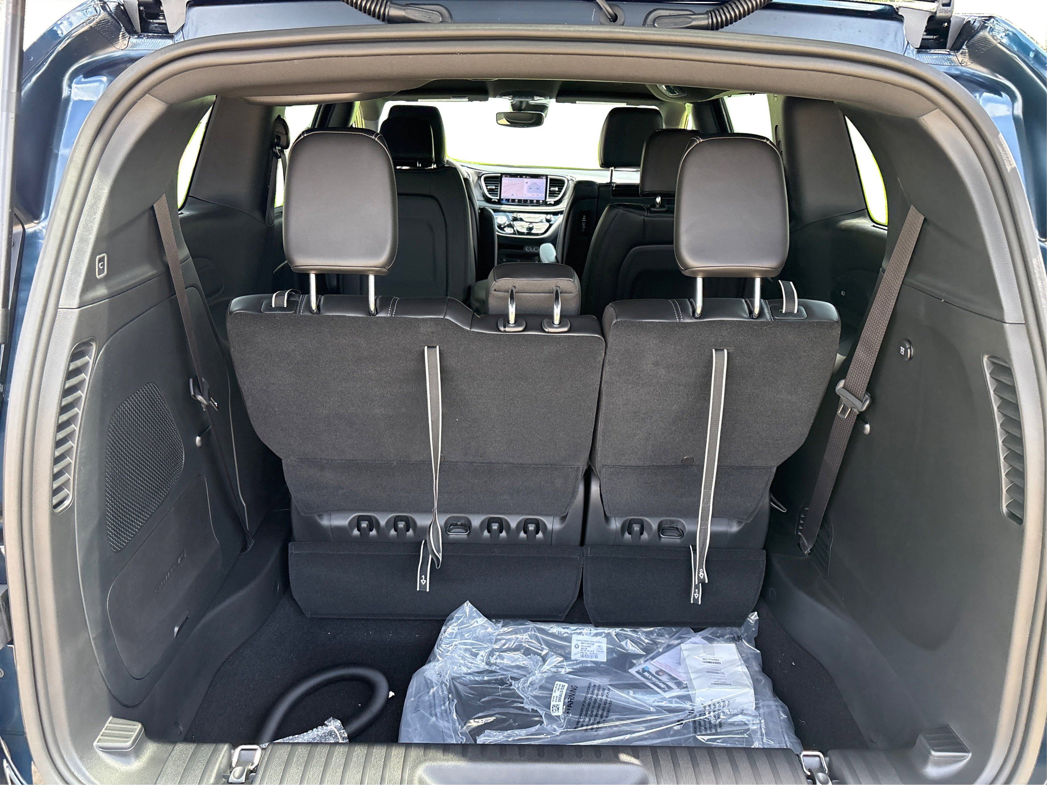 2025 Chrysler Pacifica photo 10