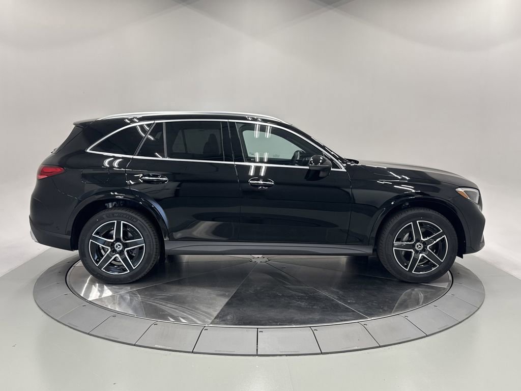 2026 Mercedes Benz GLC 300 photo 8
