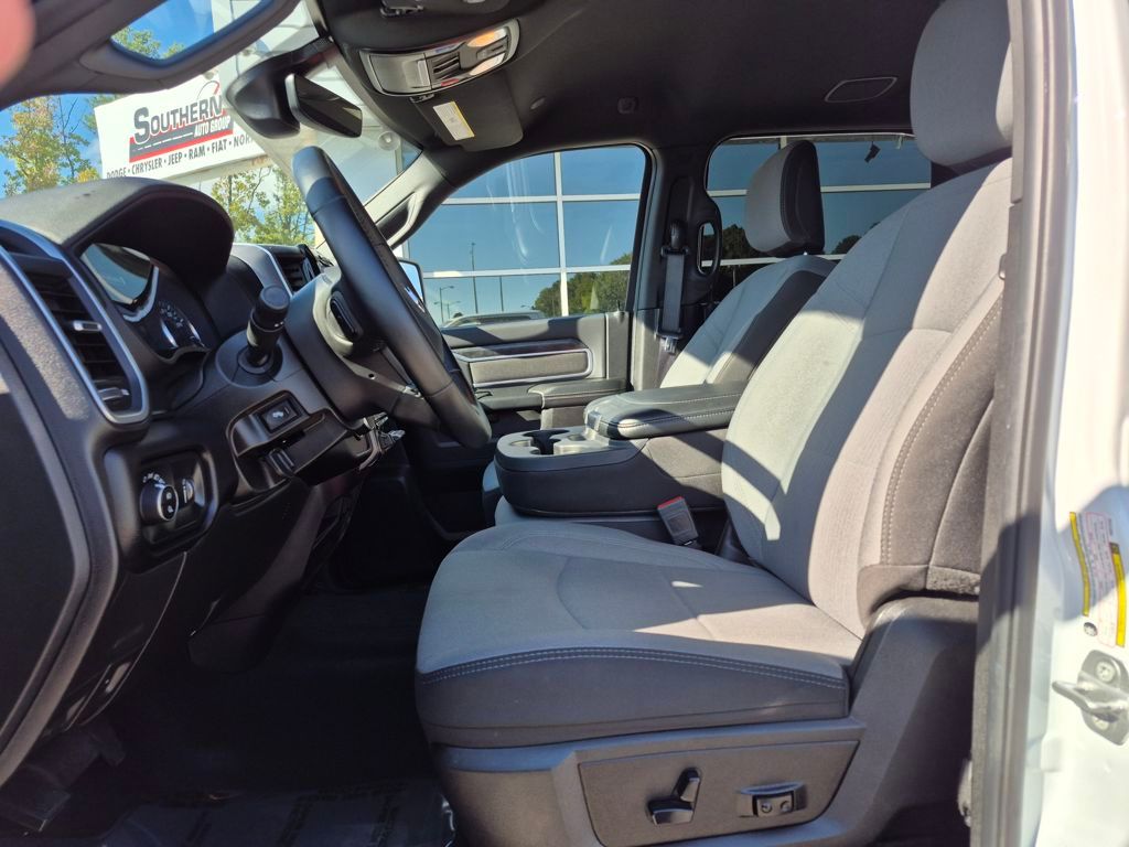 2024 Ram 2500 Big Horn photo 2