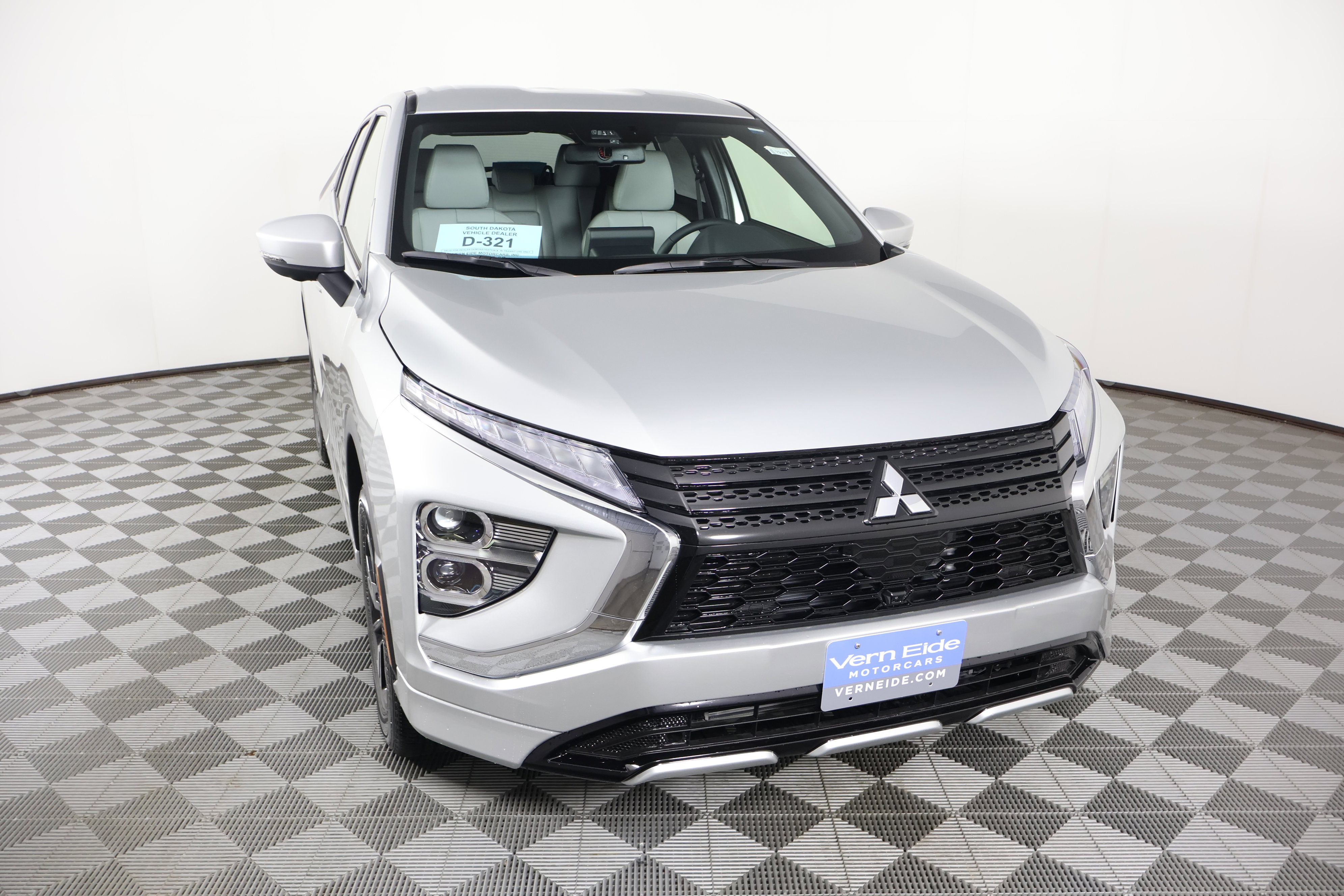 2025 Mitsubishi Eclipse Cross SEL photo 3