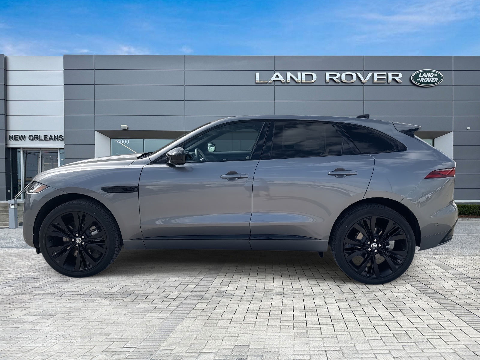 2025 Jaguar F-PACE P400 R-Dynamic S photo 2
