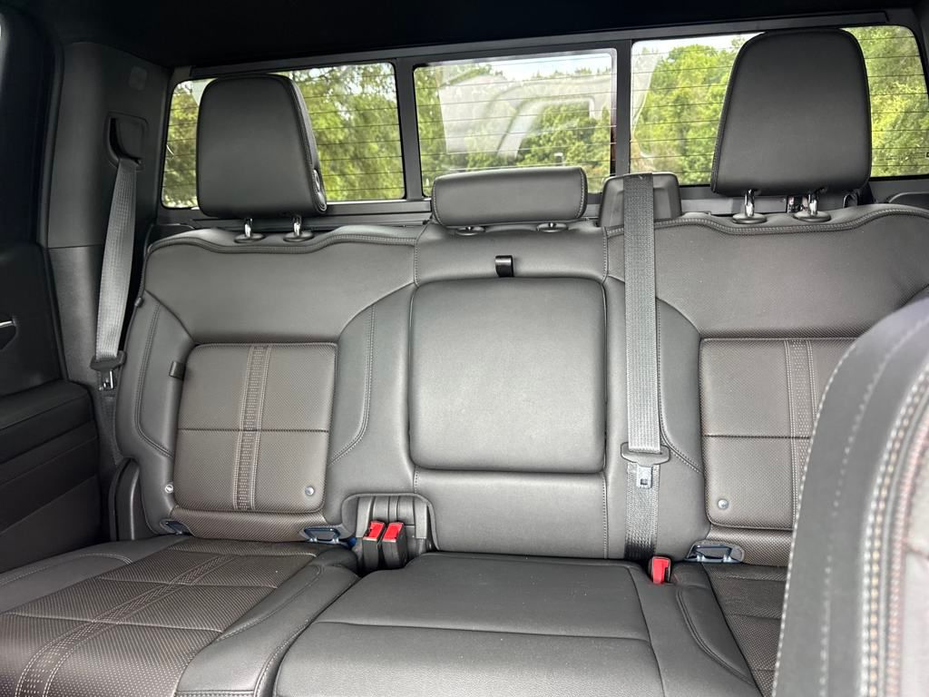 2022 Chevrolet Silverado 1500 High Country photo 13