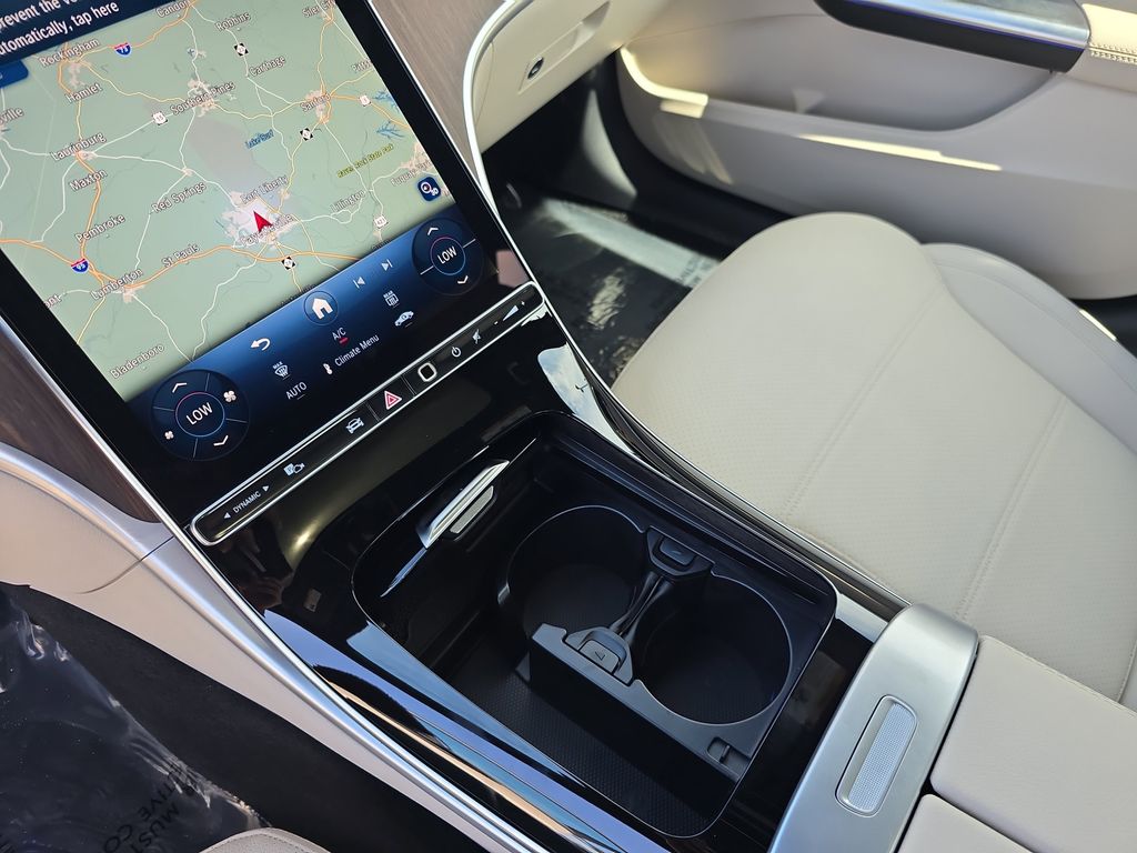 2025 Mercedes Benz C 300 photo 24