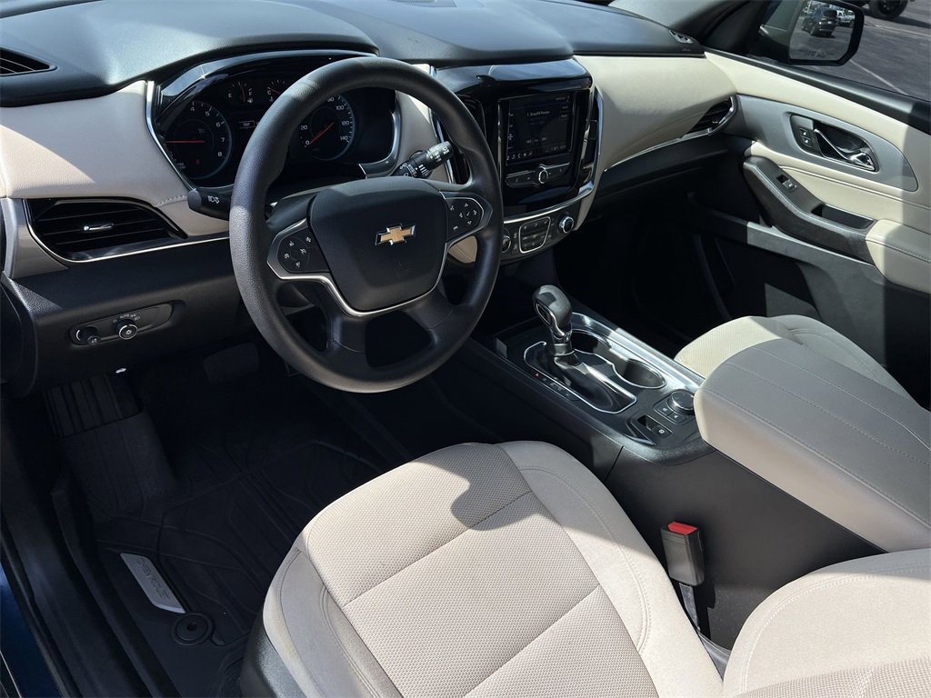 2023 Chevrolet Traverse LS photo 8