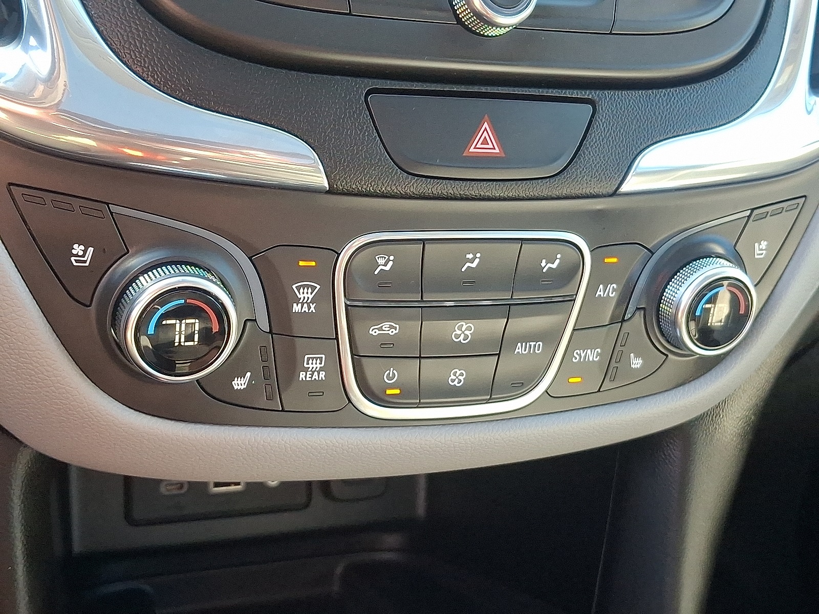 2019 Chevrolet Equinox Premier photo 17