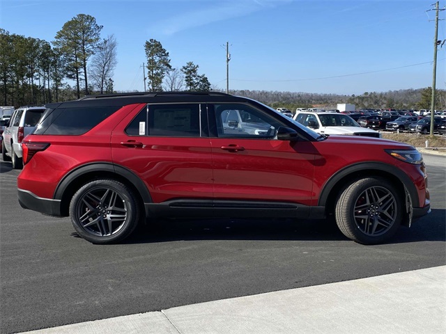 2025 Ford Explorer ST photo 2