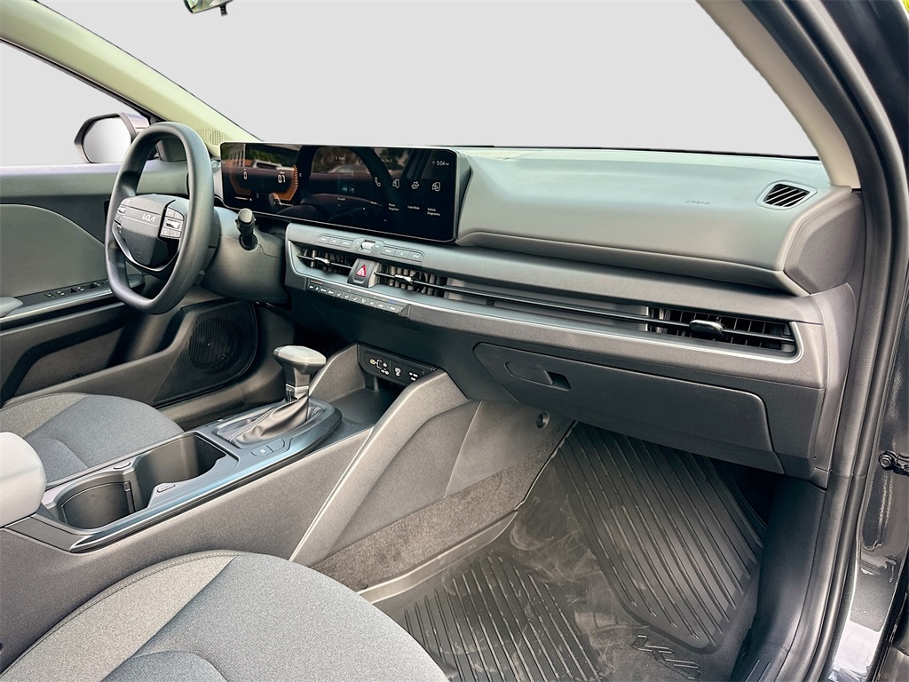 2025 Kia K4 LXS photo 25