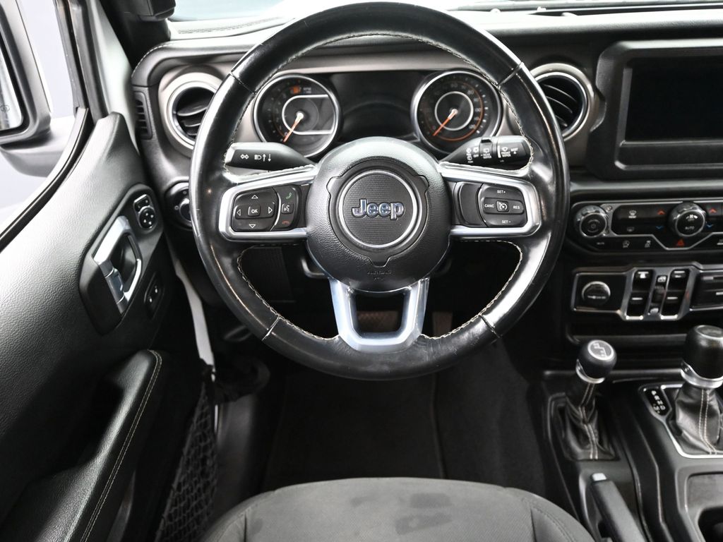 2021 Jeep Wrangler Unlimited Sahara photo 9