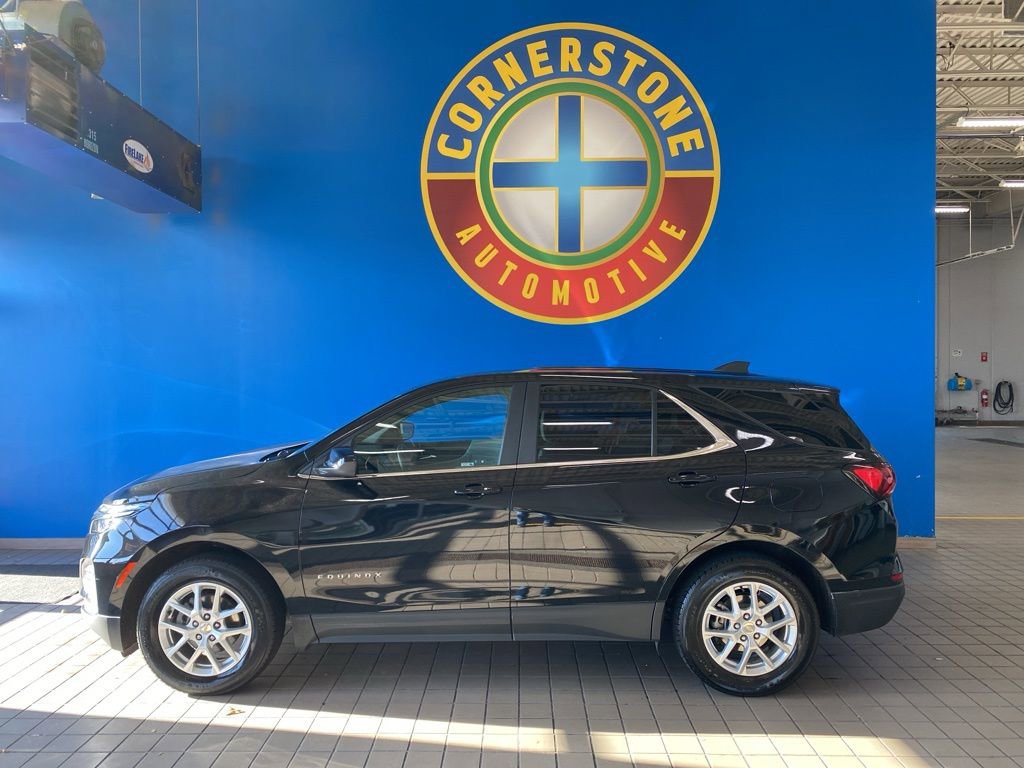 2024 Chevrolet Equinox LT photo 3