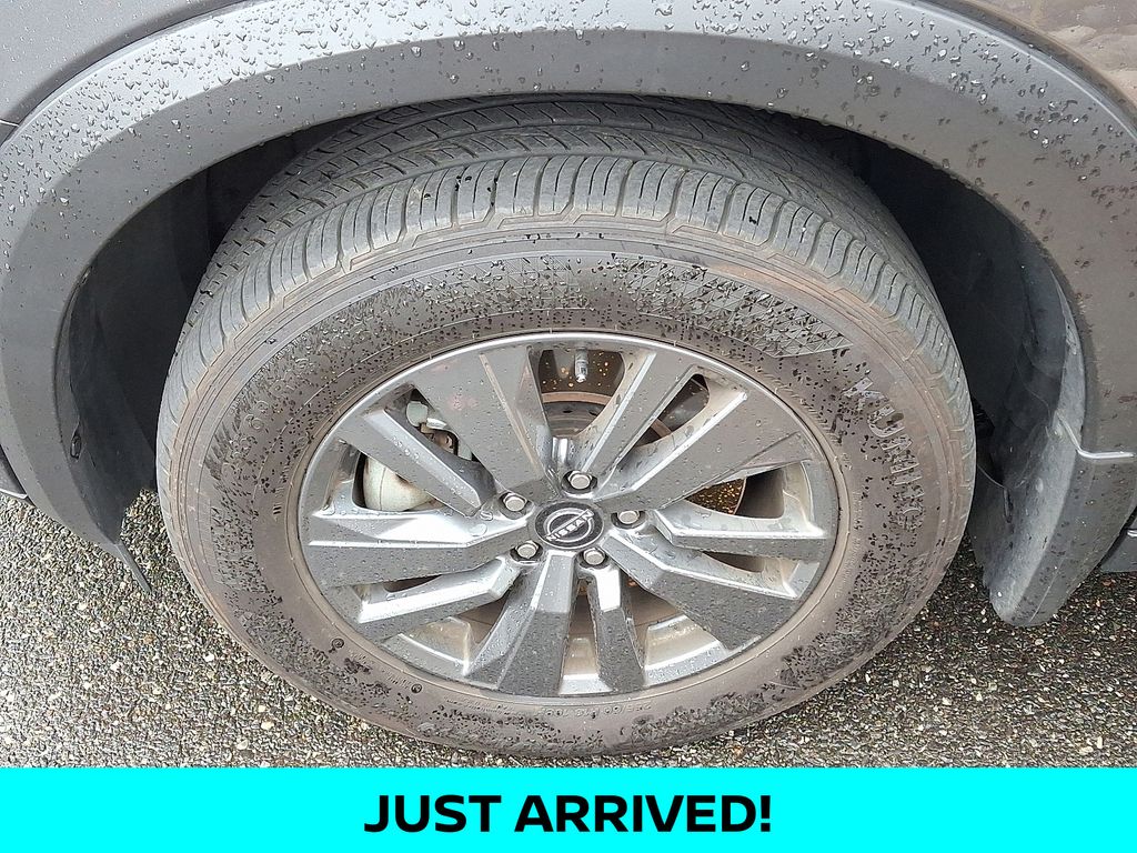 2024 Nissan Pathfinder SV photo 3