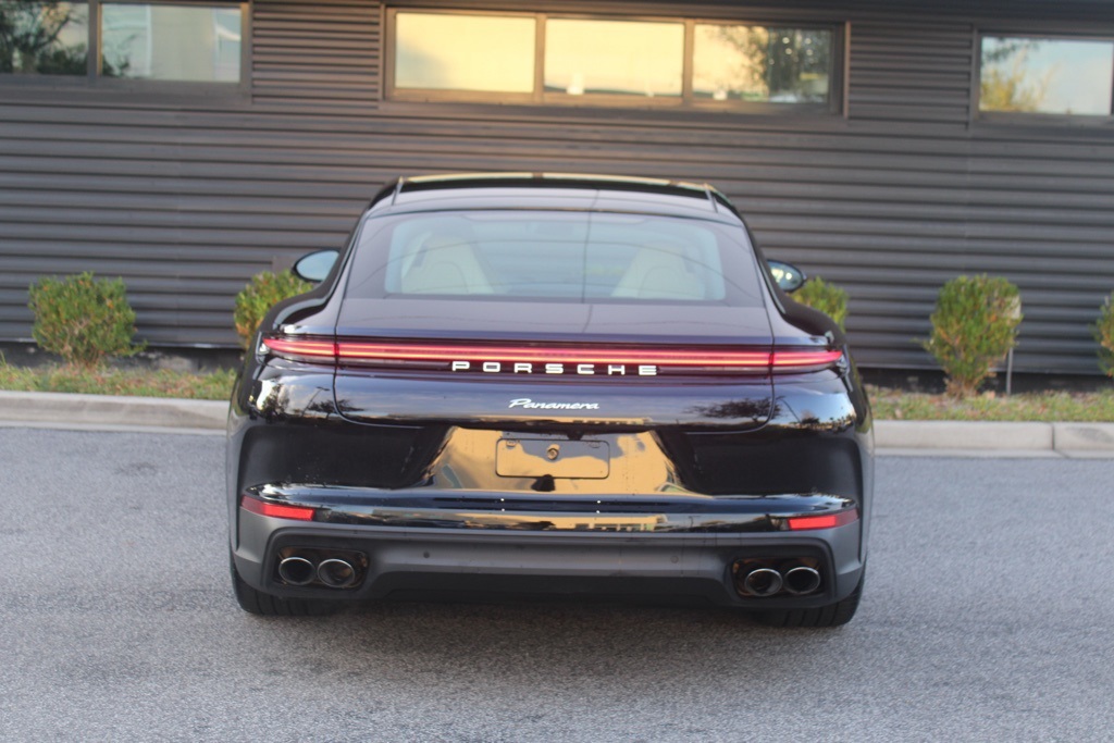 2025 Porsche Panamera Base photo 3