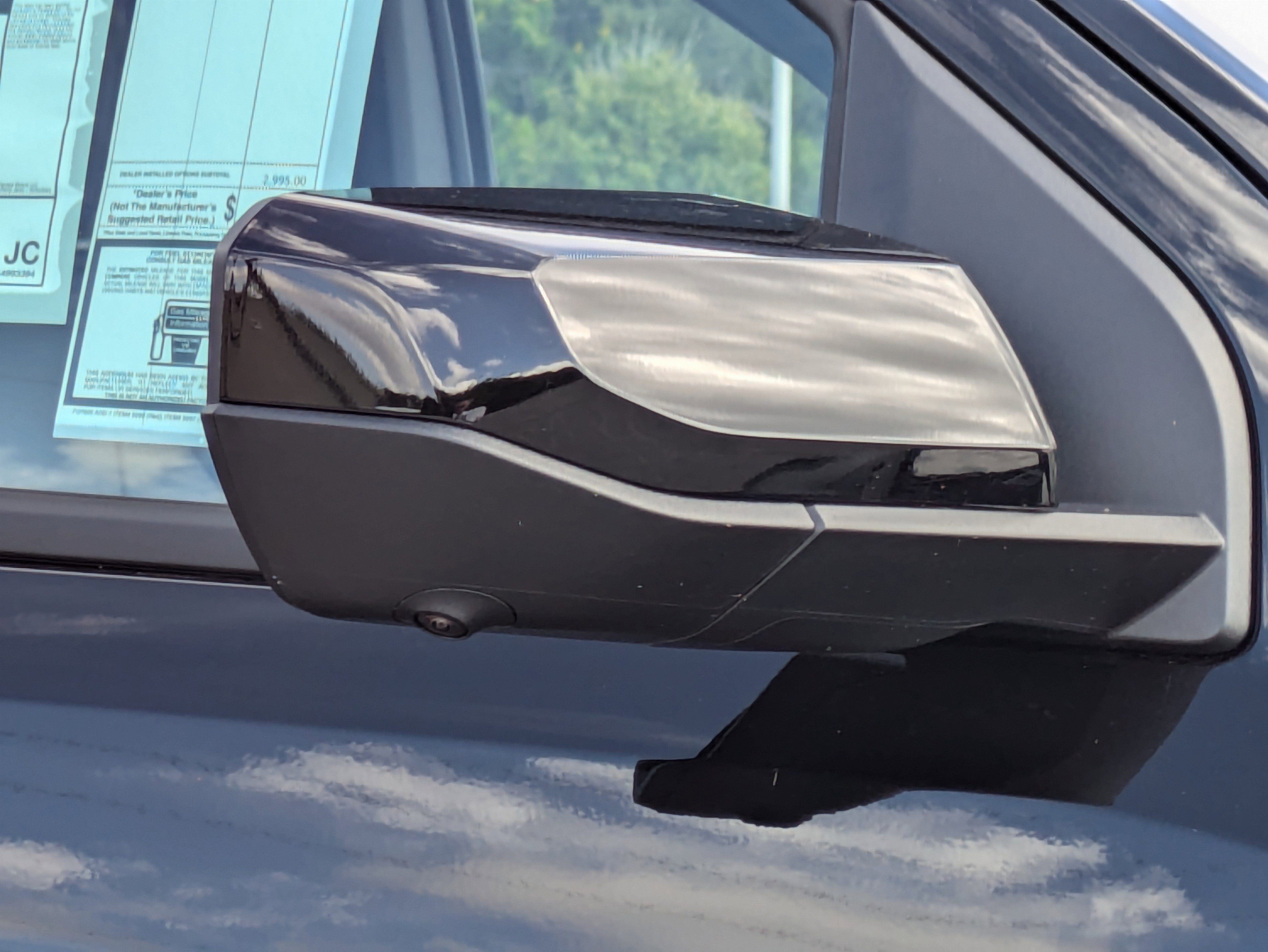 2026 Chevrolet Colorado Trail Boss photo 2