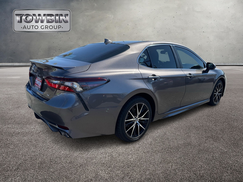 2022 Toyota Camry SE photo 4