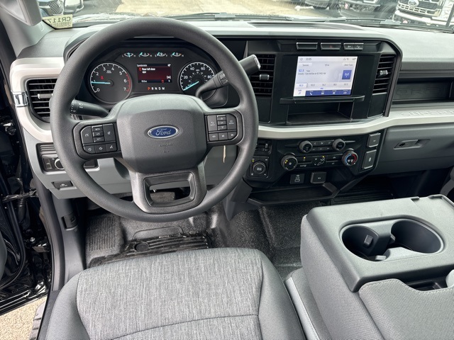 2024 Ford F-350 XL photo 9