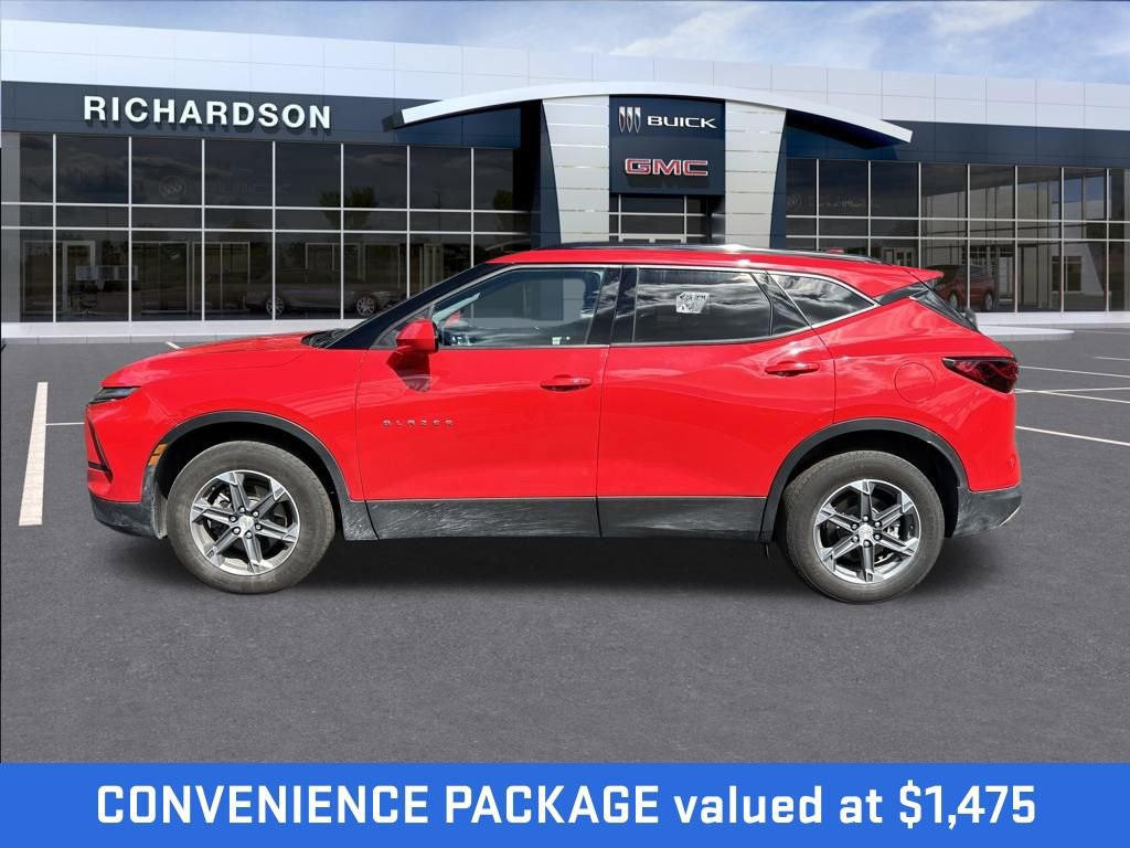 2023 Chevrolet Blazer 2LT photo 2