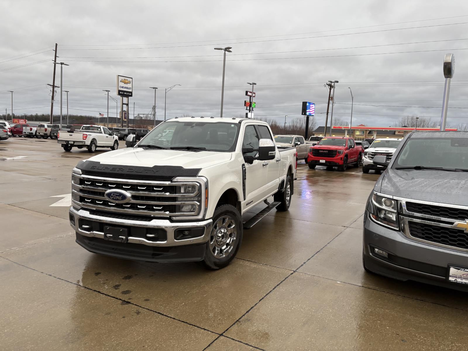 2023 Ford F-350 Super Duty Lariat's photo