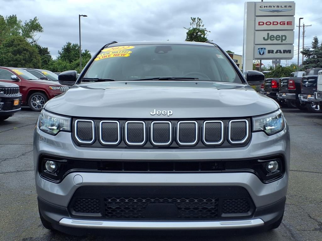 2022 Jeep Compass Limited photo 8
