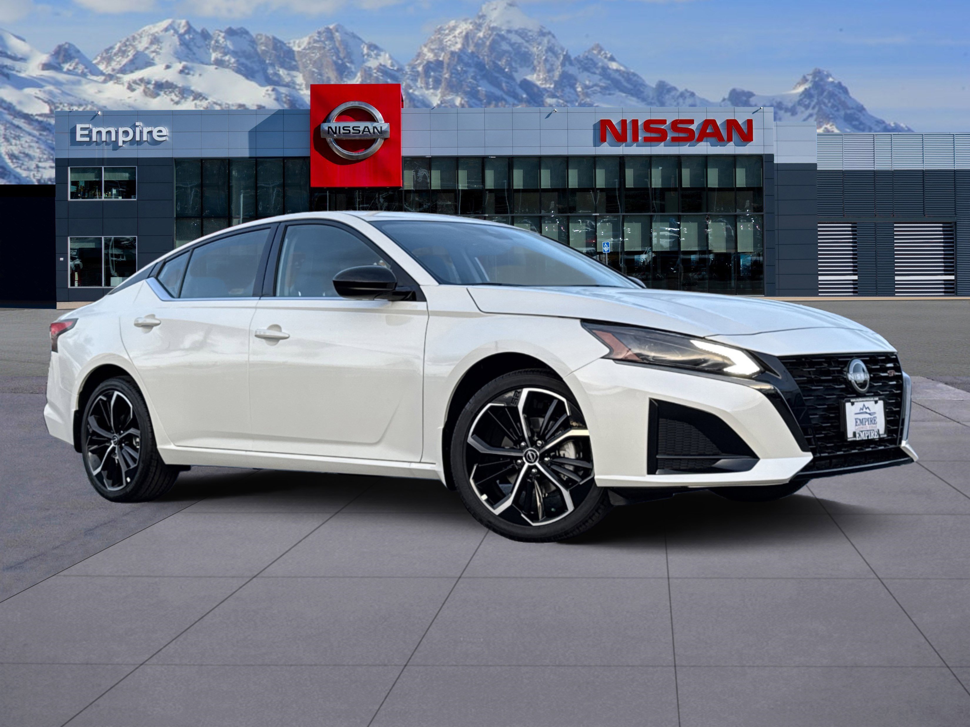 2025 Nissan Altima SR's photo