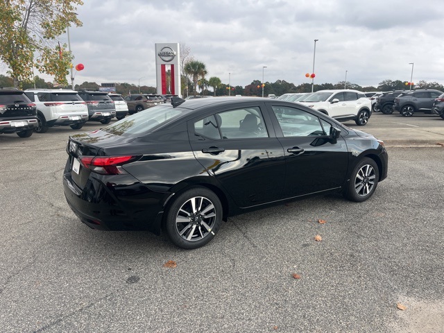 2025 Nissan Versa SV photo 4