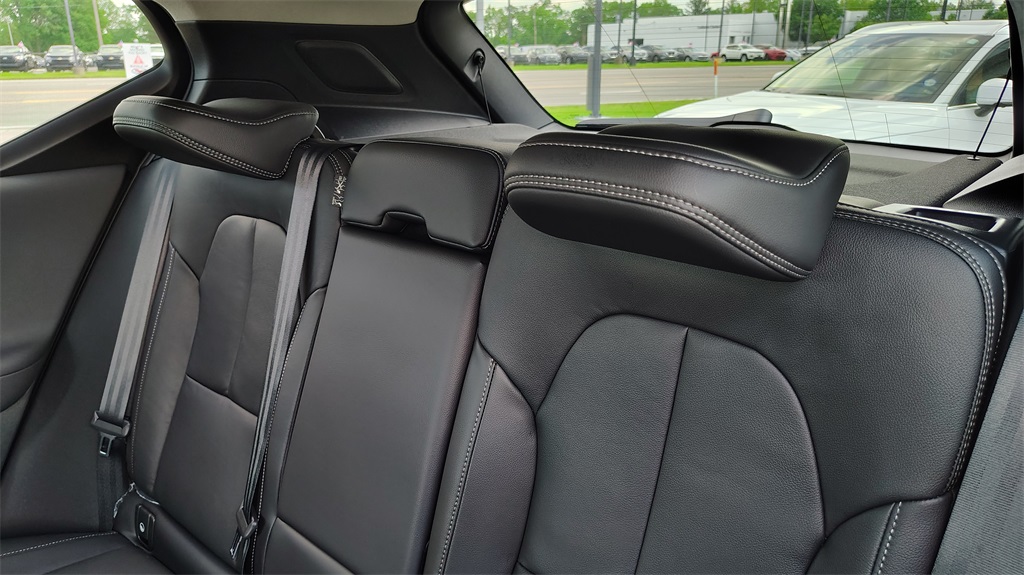 2026 Volvo XC40 Core photo 25