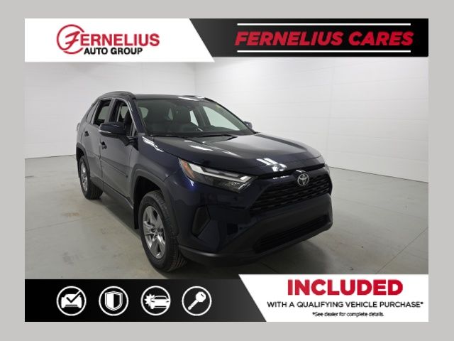 2025 Toyota RAV4 XLE's photo