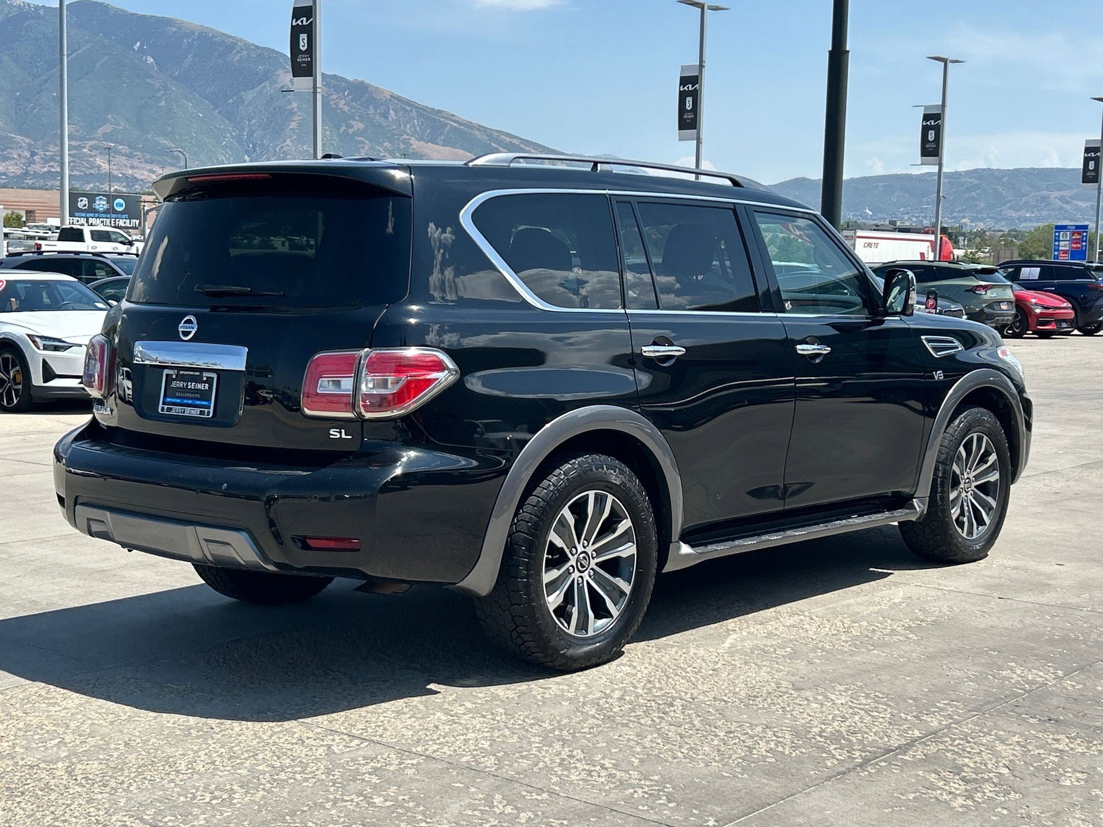 2020 Nissan Armada SL photo 3