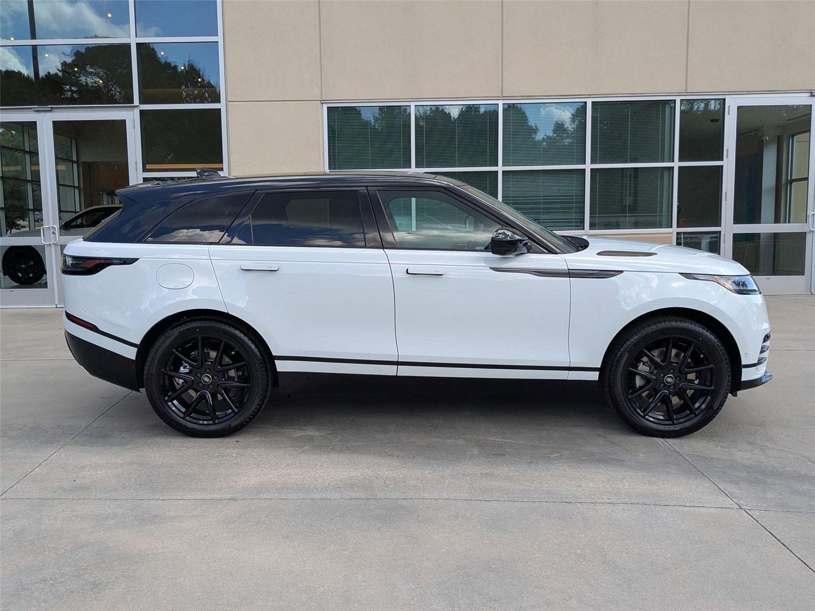 2026 Land Rover Range Rover Velar SE photo 4