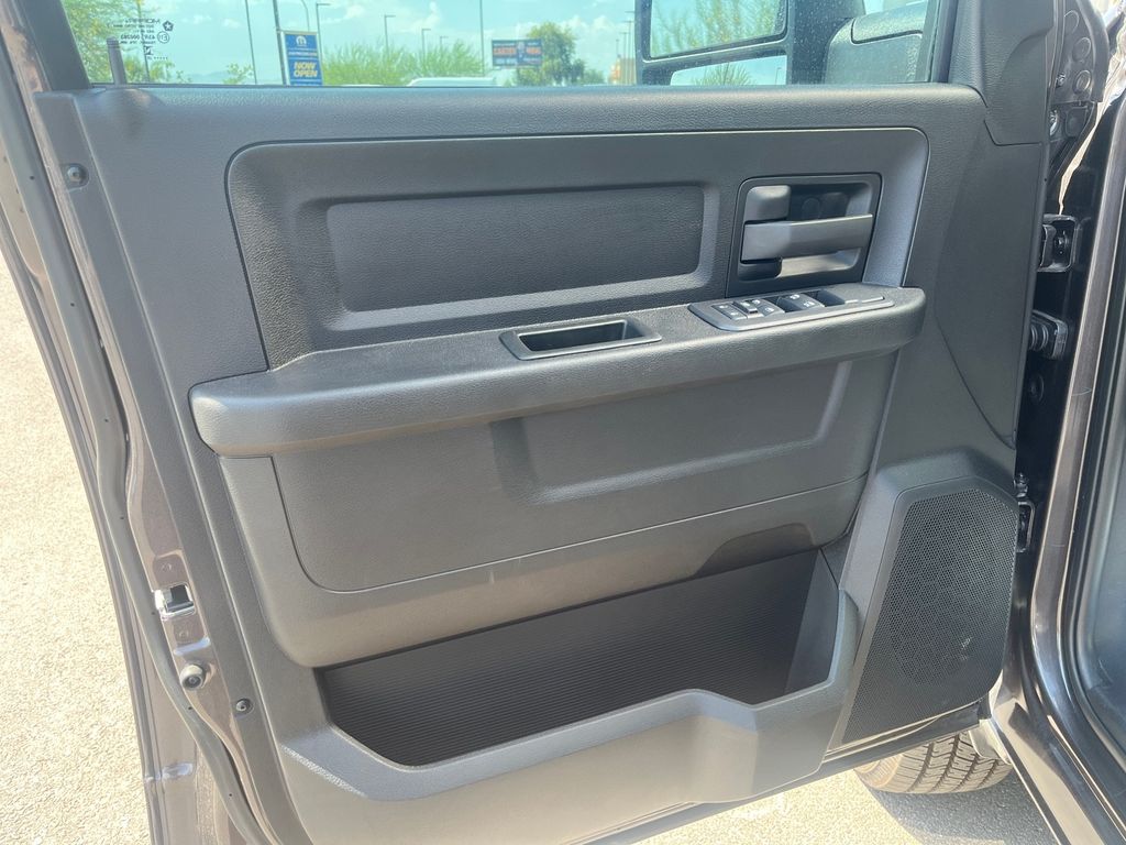 2025 Ram 2500 Tradesman photo 27