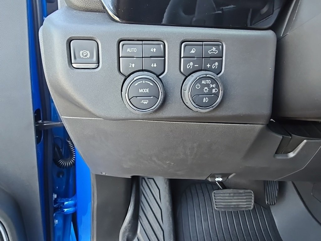 2025 Chevrolet Silverado 1500 RST photo 19