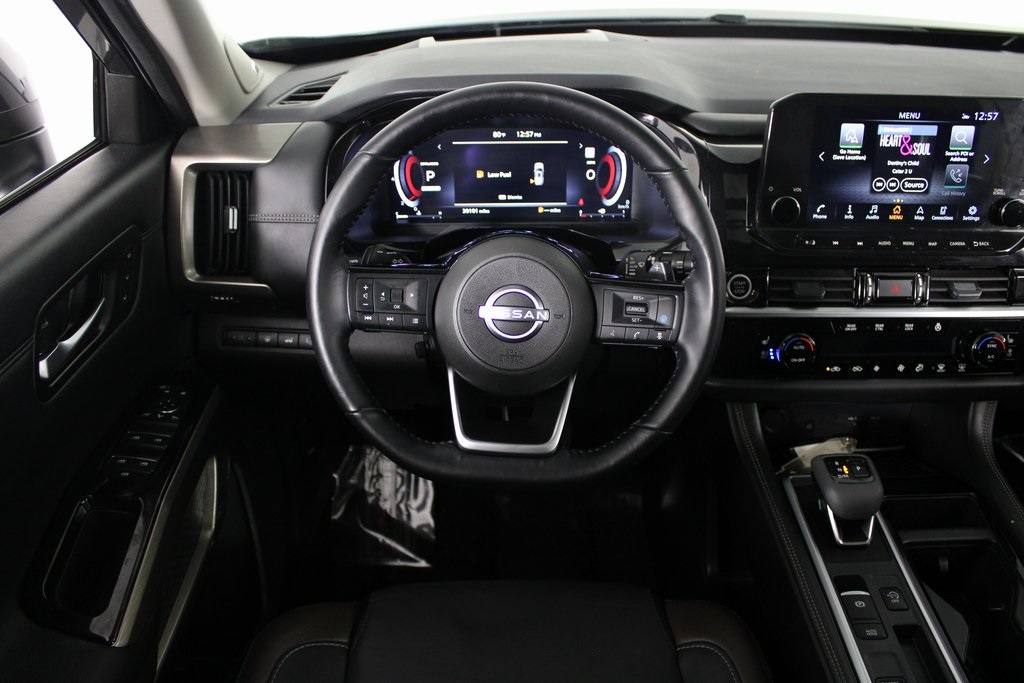 2024 Nissan Pathfinder Platinum photo 3