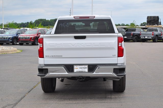 2025 Chevrolet Silverado 1500 LT photo 4
