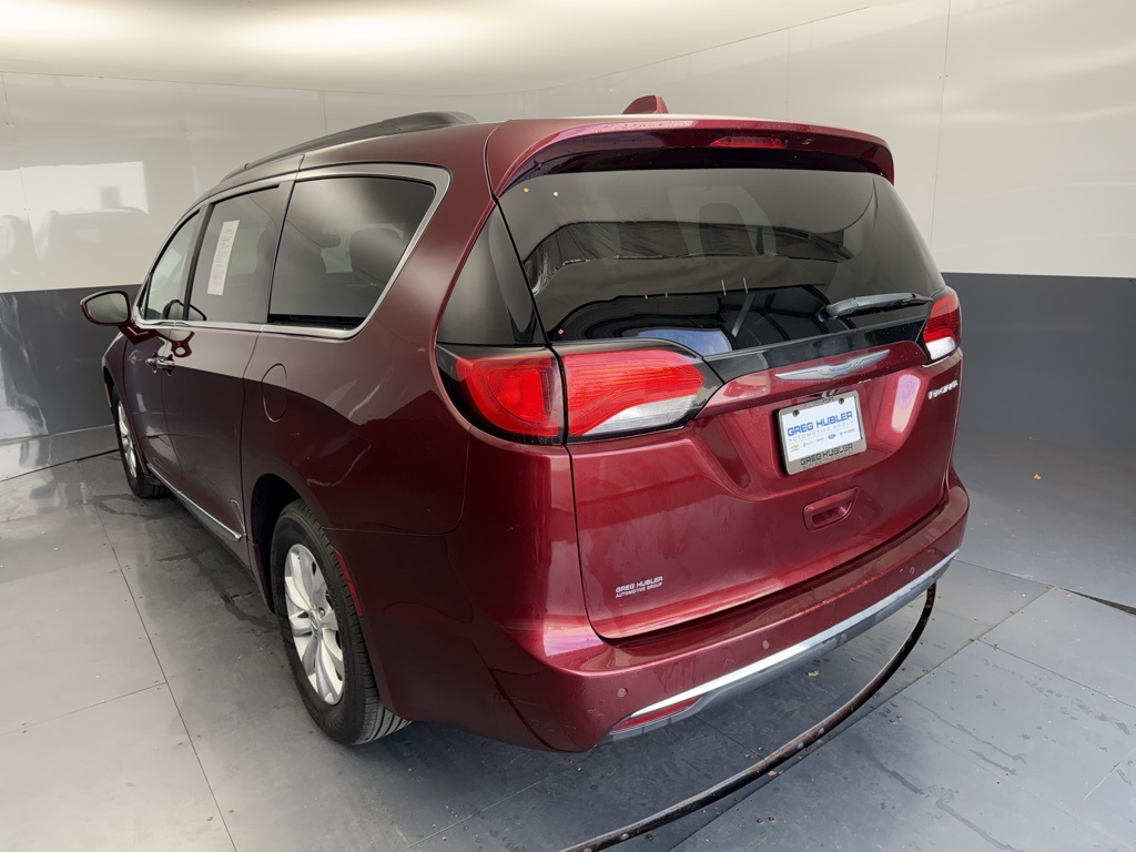 Used 2017 Chrysler Pacifica Touring-L with VIN 2C4RC1BG6HR692071 for sale in Muncie, IN