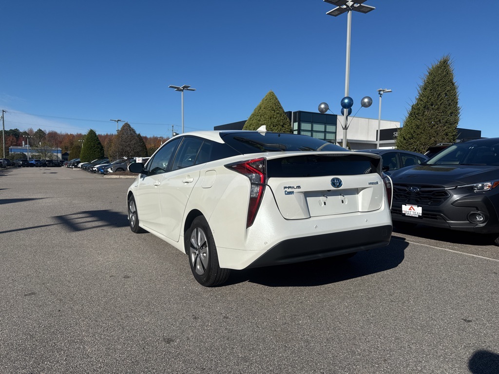 2018 Toyota Prius Four photo 3
