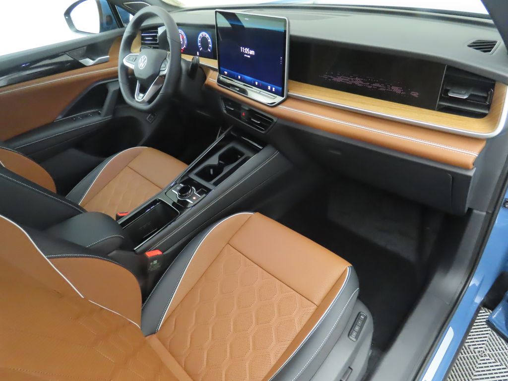 2025 Volkswagen Tiguan SEL R-Line Black photo 17